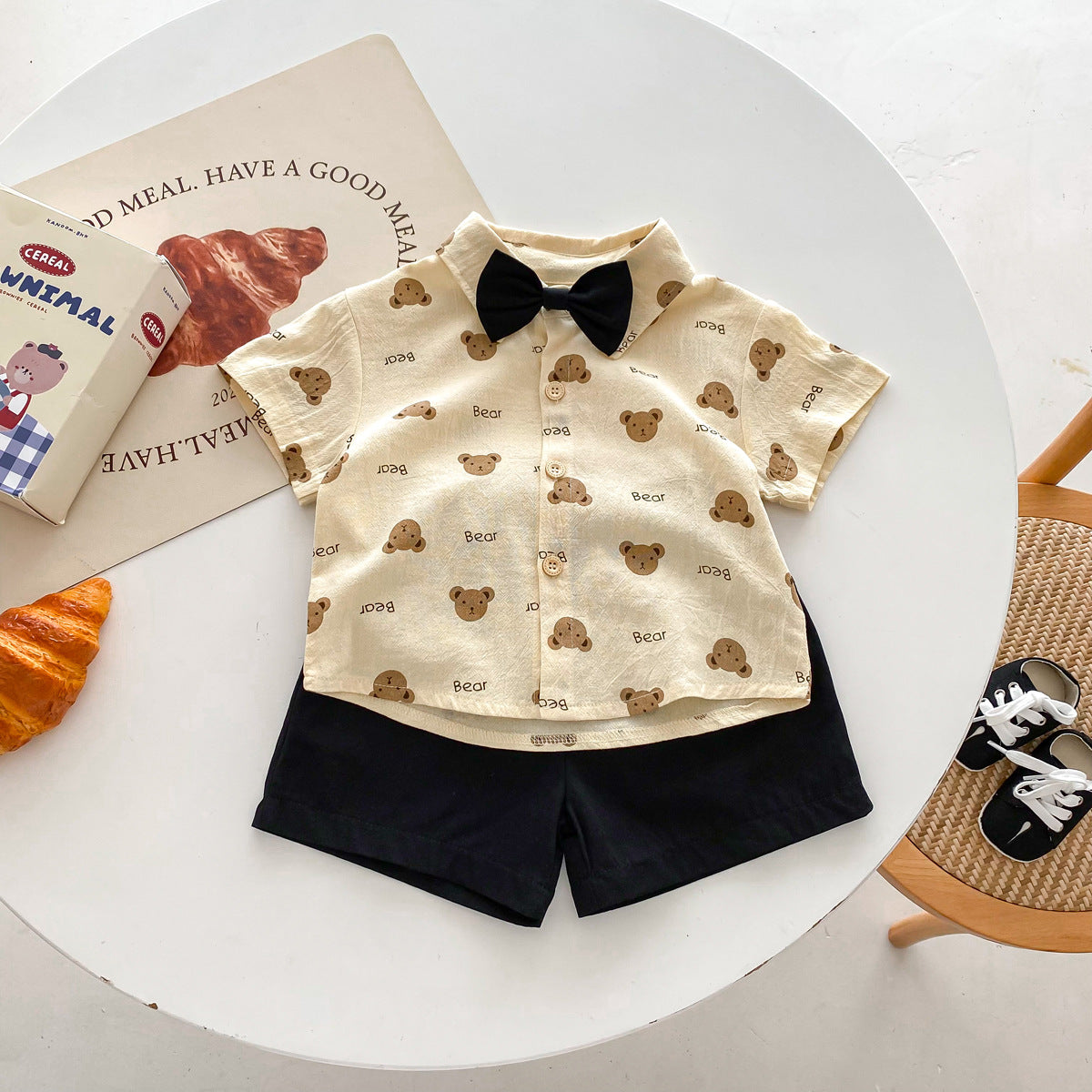 Completo estivo bimbo con camicia orsetti, papillon e pantaloncini neri