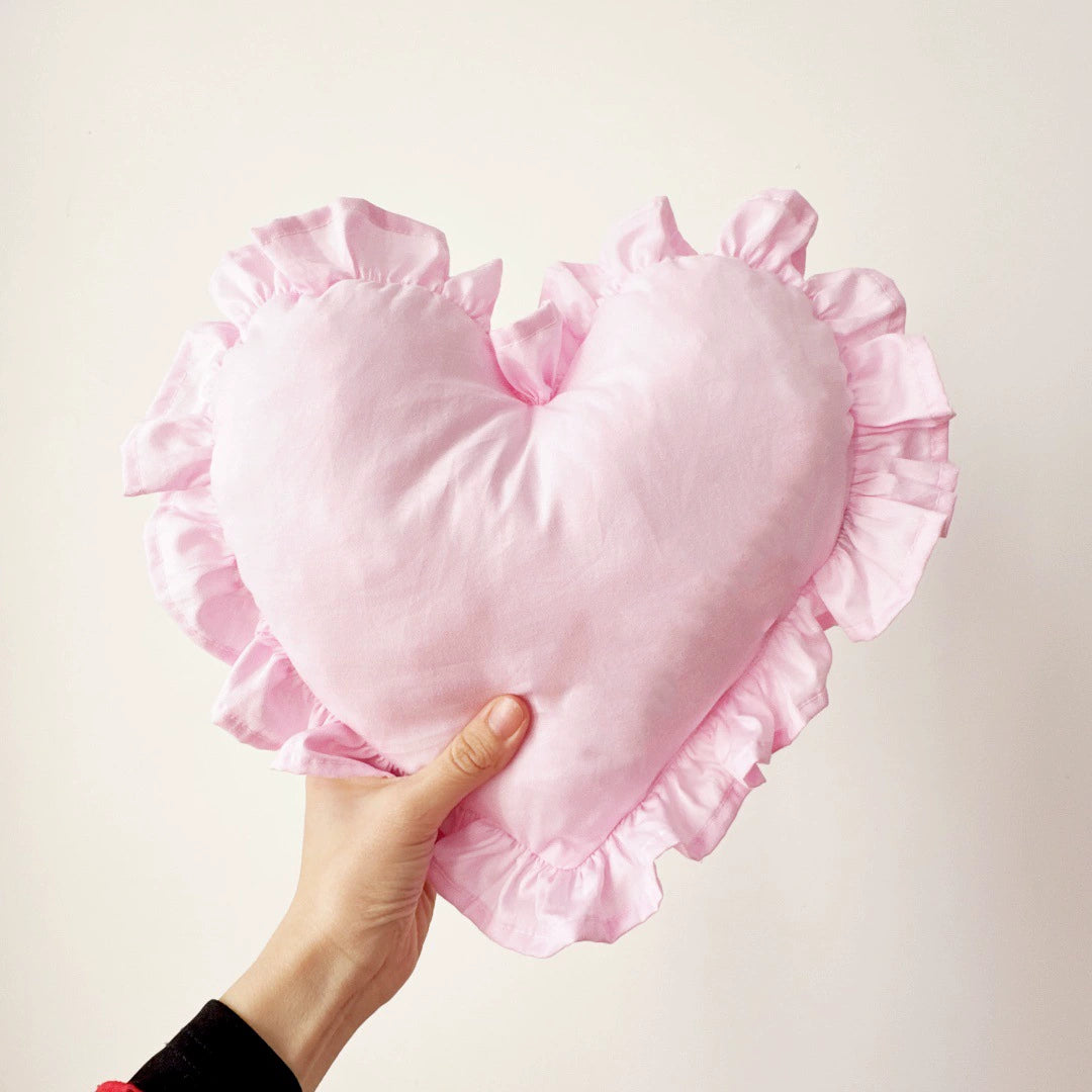 Cuscino Decorativo a Forma di Cuore con Volant