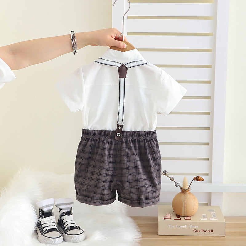 Completo Estivo Bimbo con Bretelle "Little Gentleman" - Camicia, Shorts a Quadri e Papillon