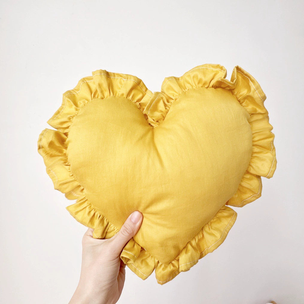Cuscino Decorativo a Forma di Cuore con Volant