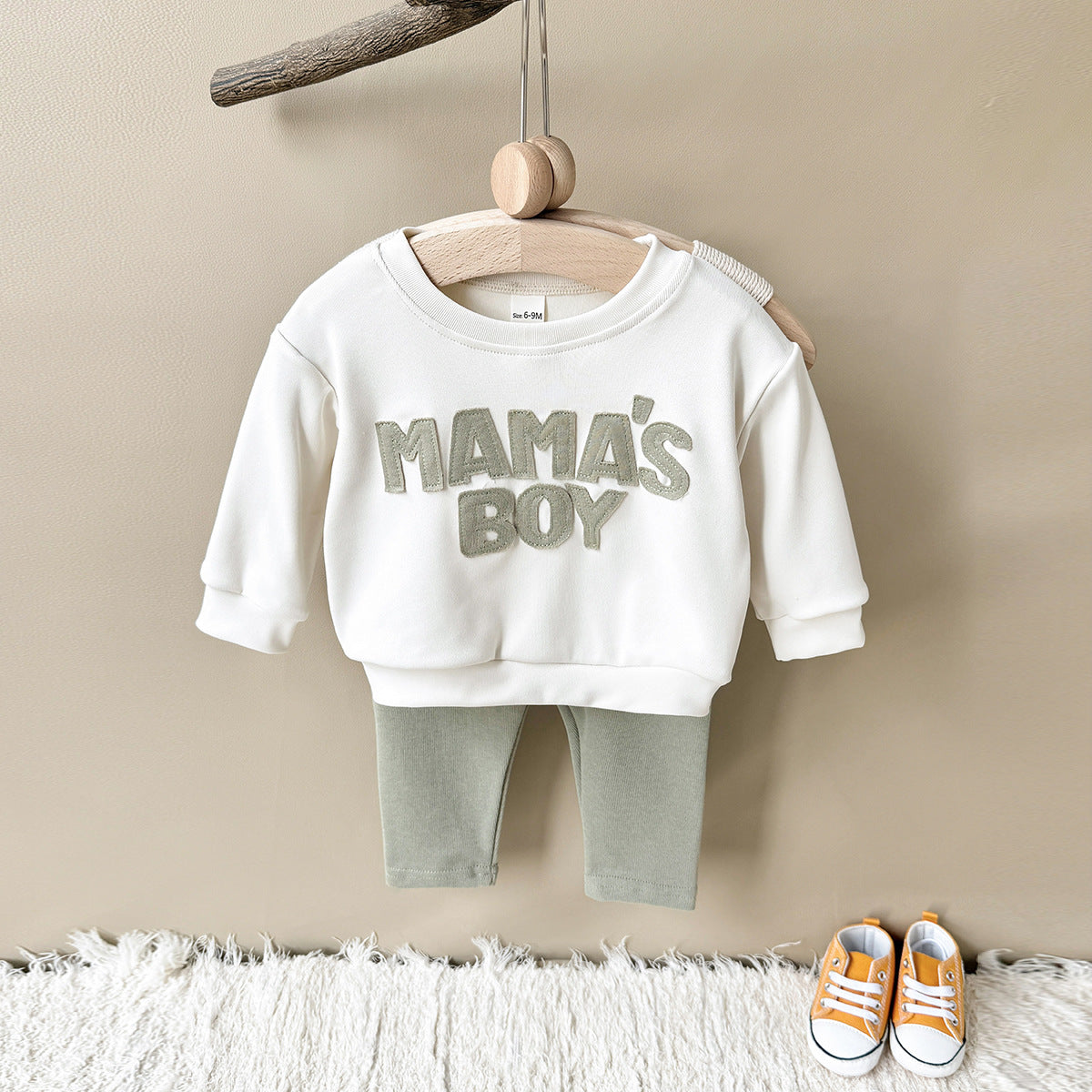 Completo tuta Casual Bambino Felpa "Mama's Boy" e Pantaloni Verde Salvia