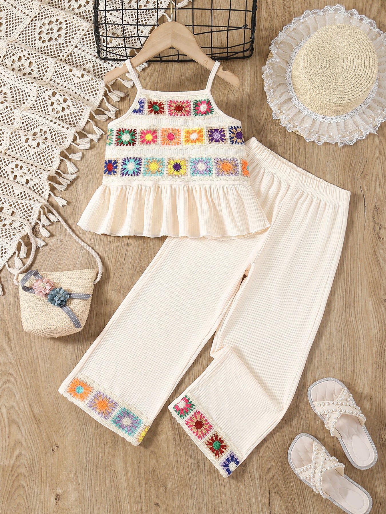Completo estivo bambina boho chic Top e pantaloni panna con ricami colorati