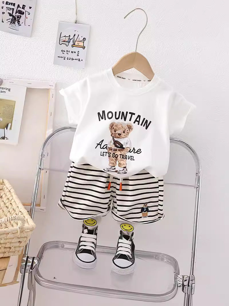 Completo Estivo Bimbo con T-shirt Stampa Orsetto e Pantaloncini a Righe