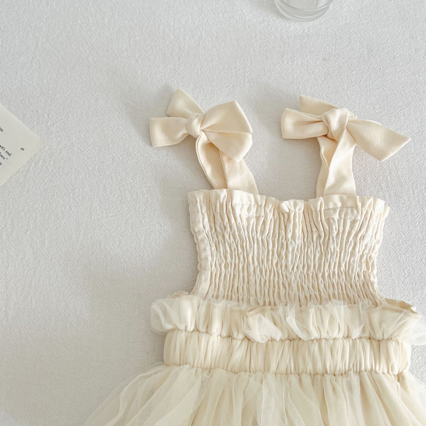 Pagliaccetto Elegante per Neonata – Spalline a Fiocco e Gonna in Tulle