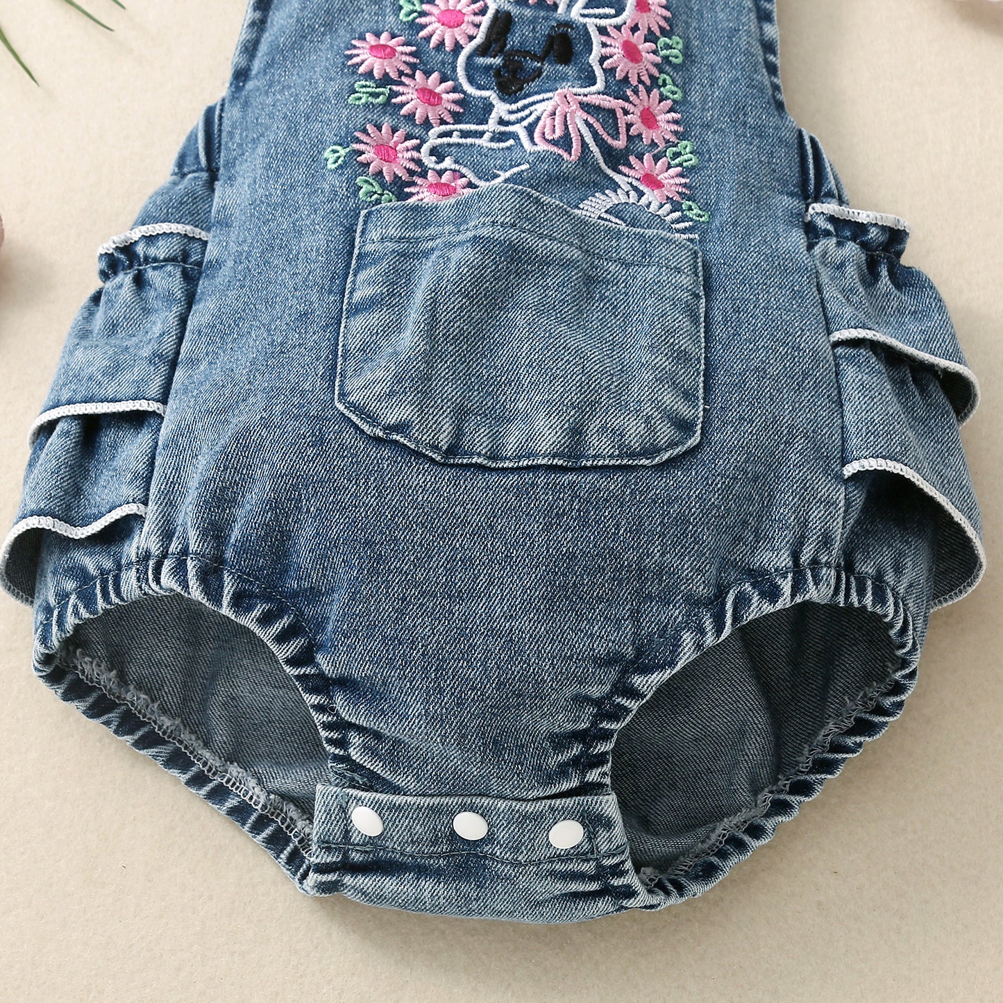 Salopette in Jeans con Ricamo Coniglietto + Fiocco Coordinato
