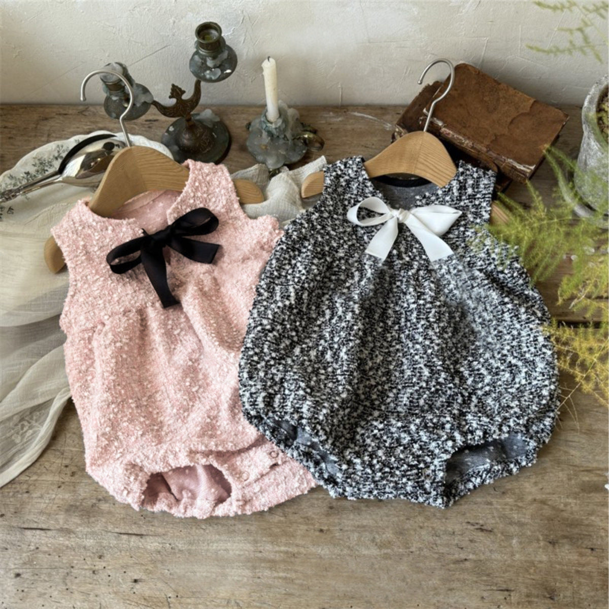 Pagliaccetto Invernale Elegante Neonata – Tessuto Tweed con Fiocco