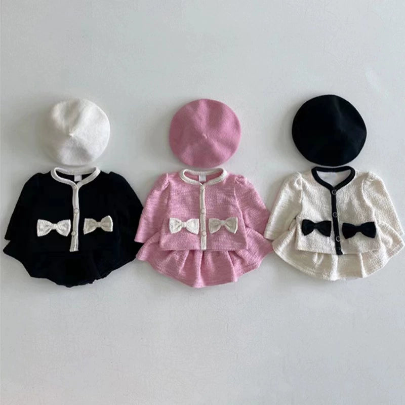 Completo Elegante Bimba – 2 Pezzi con Fiocchi e Basco