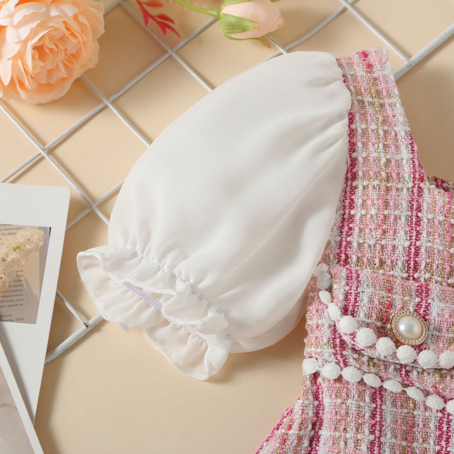 Abito Elegante Bambina in Tweed con Perle e Maniche a Palloncino