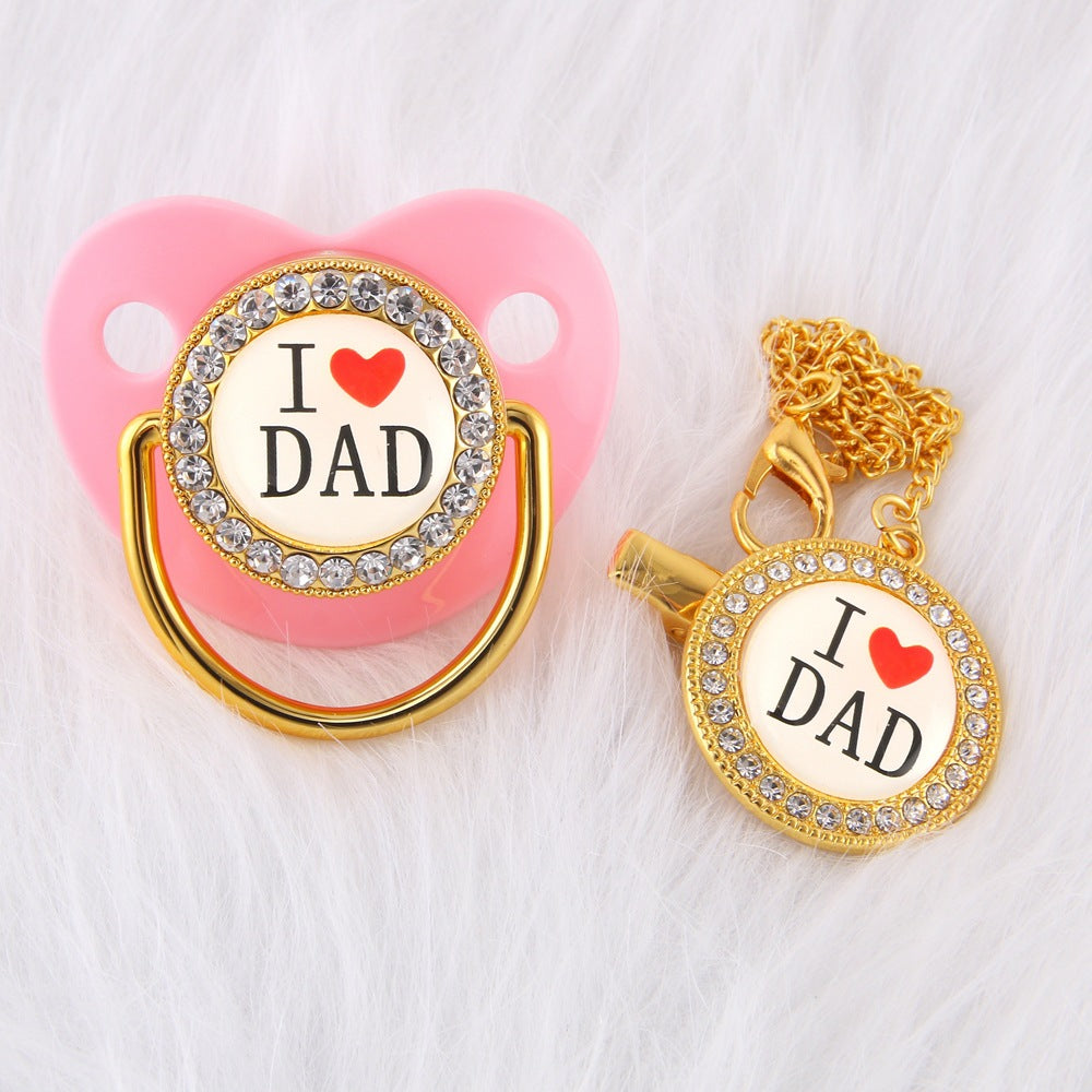 Set Ciuccio 6-12 mesi con catenella "I ❤️ Dad" – Vari colori