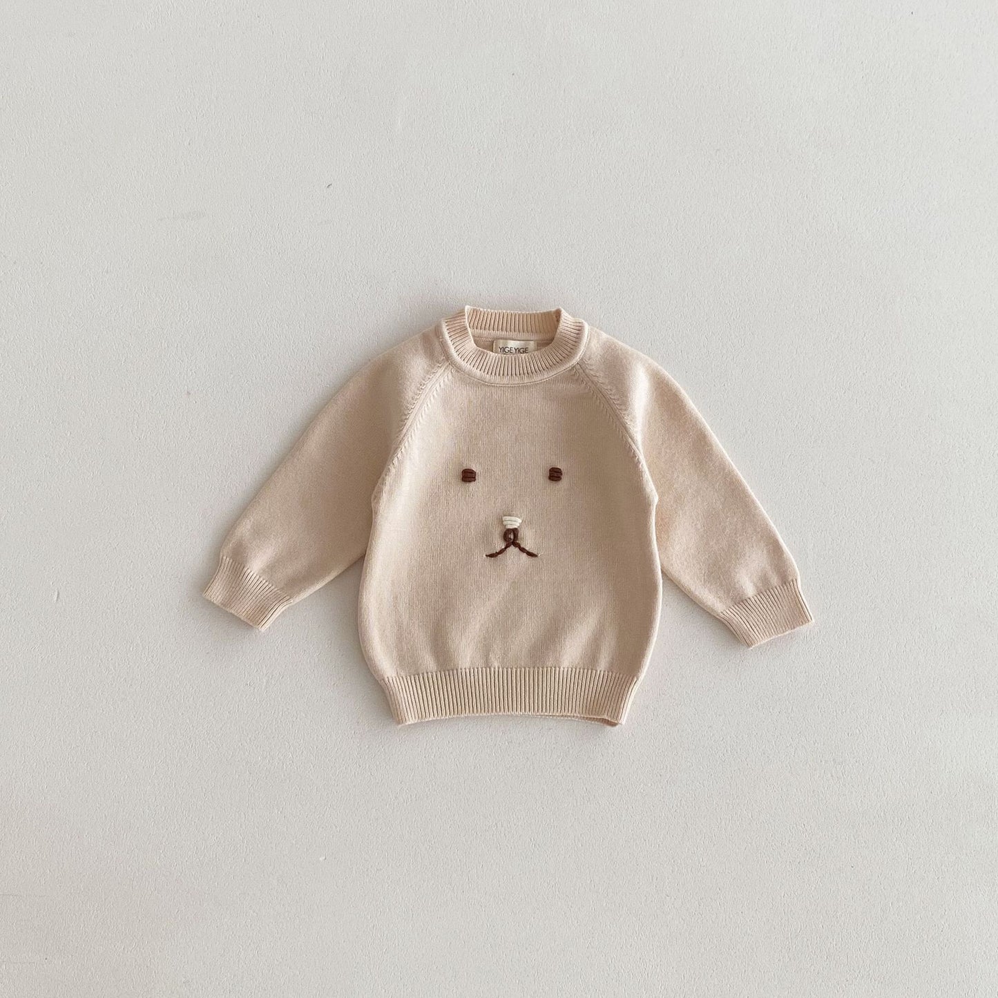 Completo bimbo in maglia con orsetto e salopette