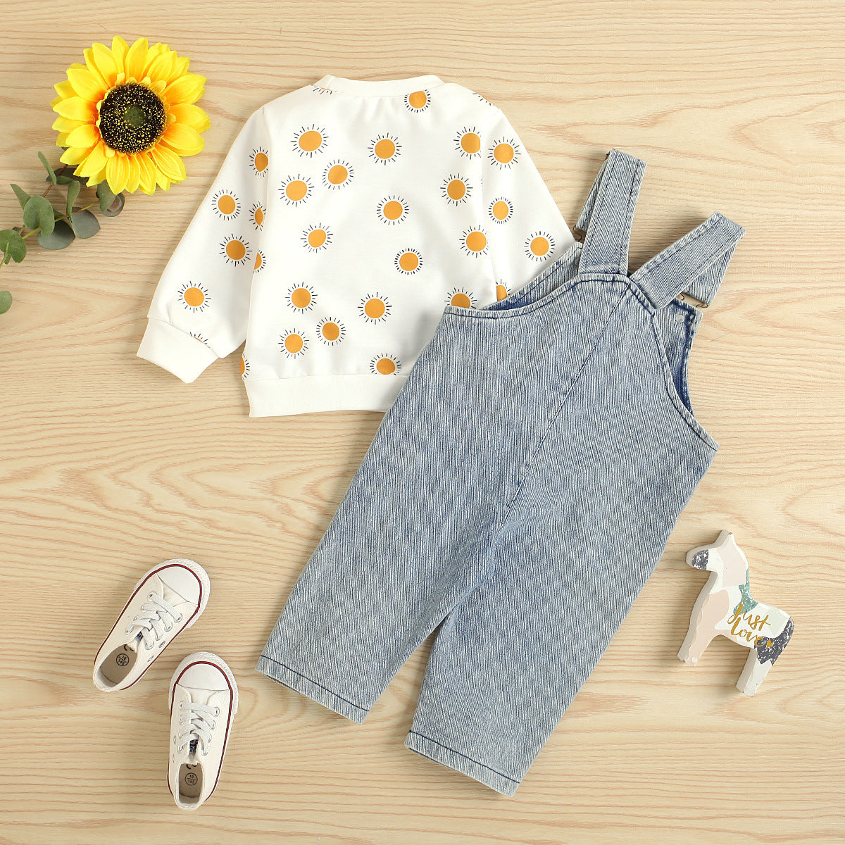 Salopette in Jeans + Maglia Maniche Lunghe con Sole BIMBO/BIMBA