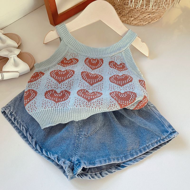 Completo Estivo Bambina – Top con Cuori e Shorts in Jeans