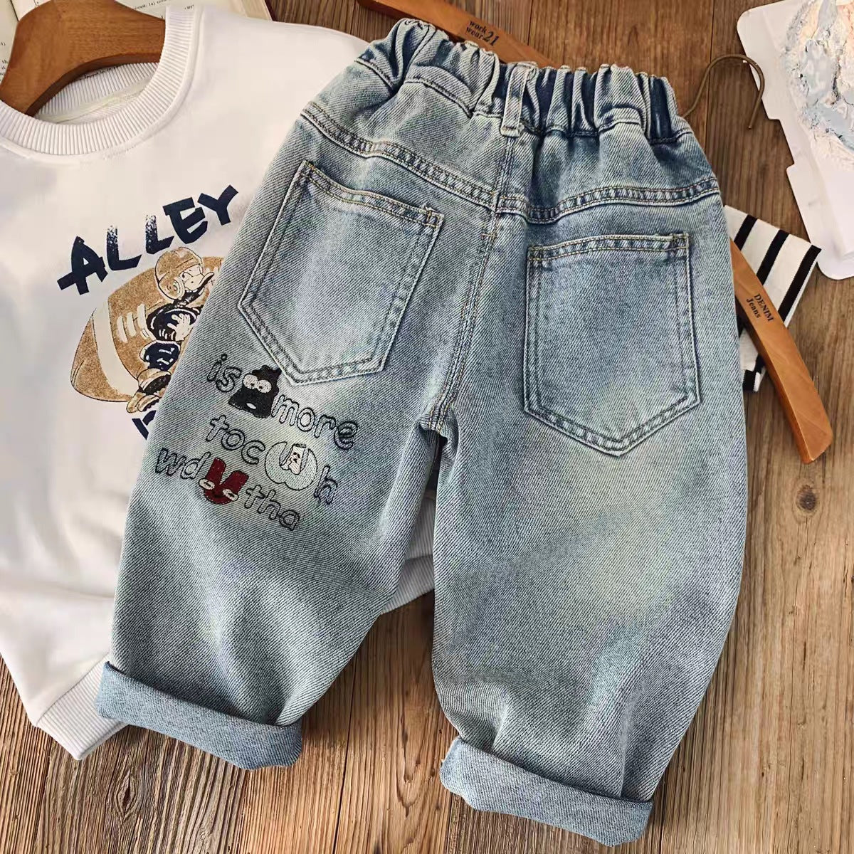 Jeans Bambino con Ricami Cartoon e Scritta