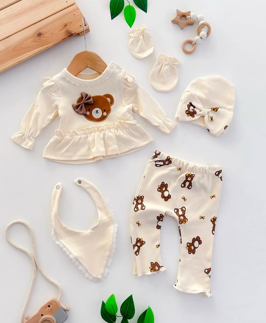 Set Neonata/ Bimba Orsetto 5 Pezzi con Maglia, Pantaloni e Accessori Beige