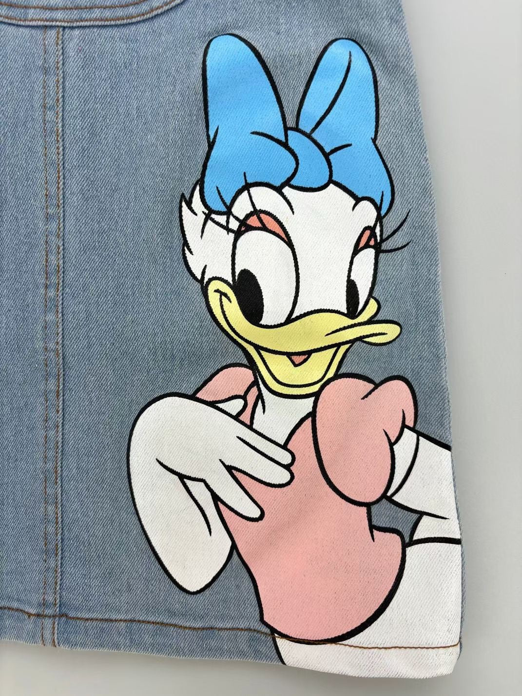 Completo Bimba Disney 2 Pezzi – T-shirt Minnie e Paperina + Salopette in Jeans