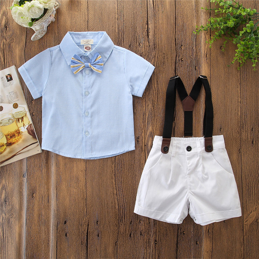 Completo Estivo Bambino 3 Pezzi  Camicia Azzurra, Shorts Bianchi e Bretelle