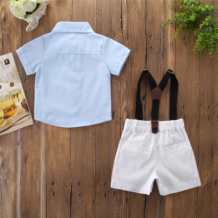 Completo Estivo Bambino 3 Pezzi  Camicia Azzurra, Shorts Bianchi e Bretelle