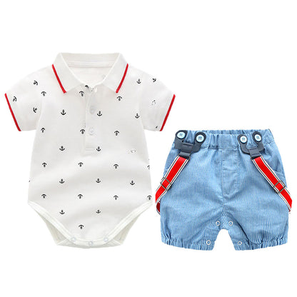 Completo estivo bimbo stile marinaio con body, pantaloncini e bretelle