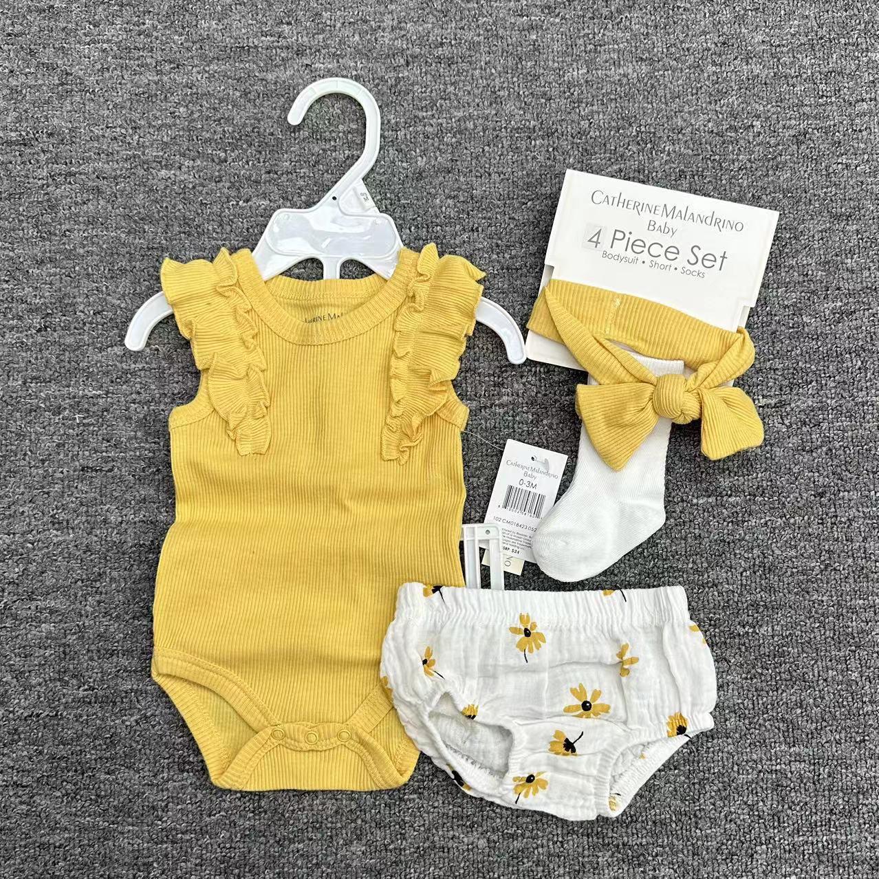 Set 4 Pezzi Neonata   Body Giallo con Rouches, Bloomers, Calze e Fascia