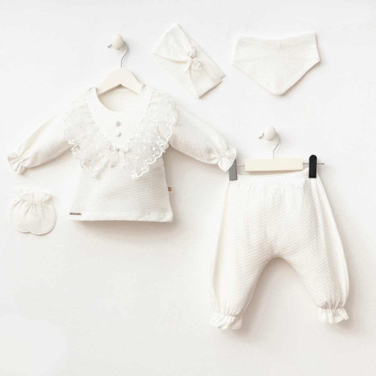 Set Neonata/ Bimba Elegante Avorio – 5 Pezzi Primavera/Estate