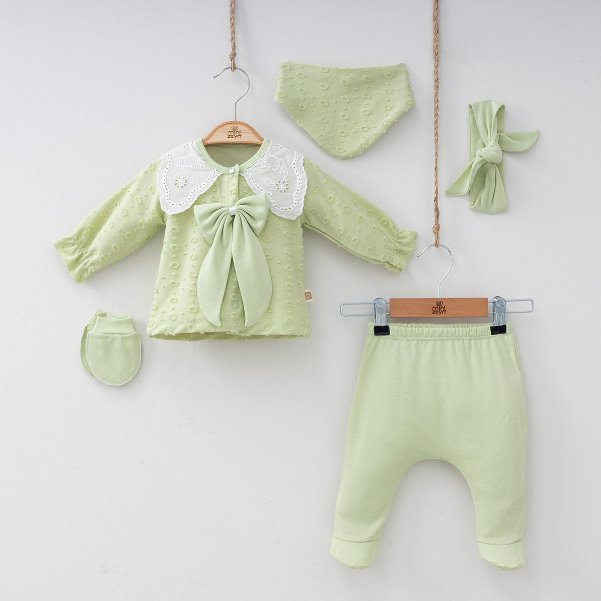 Set prima nascita neonata  5 pezzi   verde pistacchio  elegante