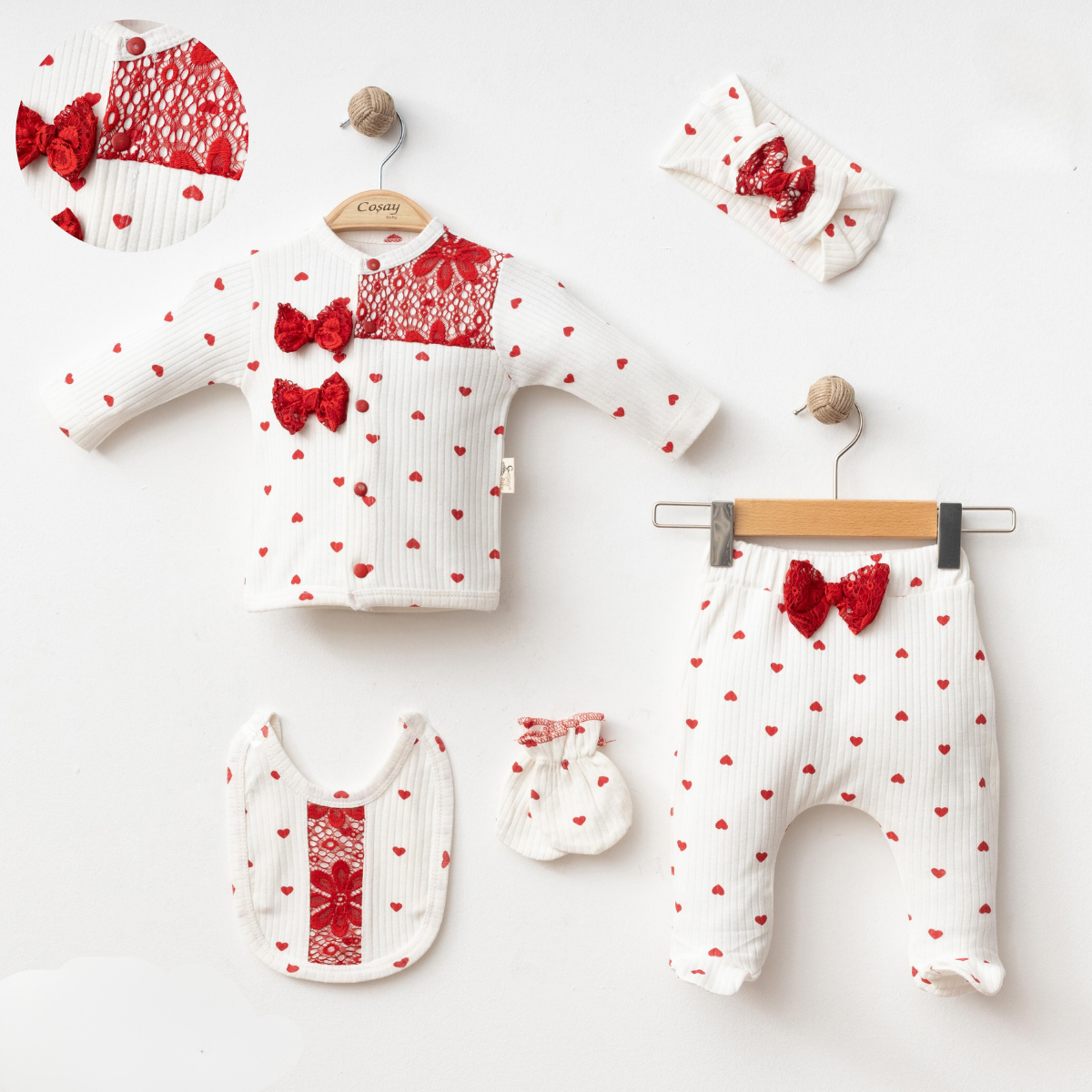 Set 5 pezzi Neonata/ Bimba con Dettagli in Pizzo e Cuoricini Rossi in Cotone