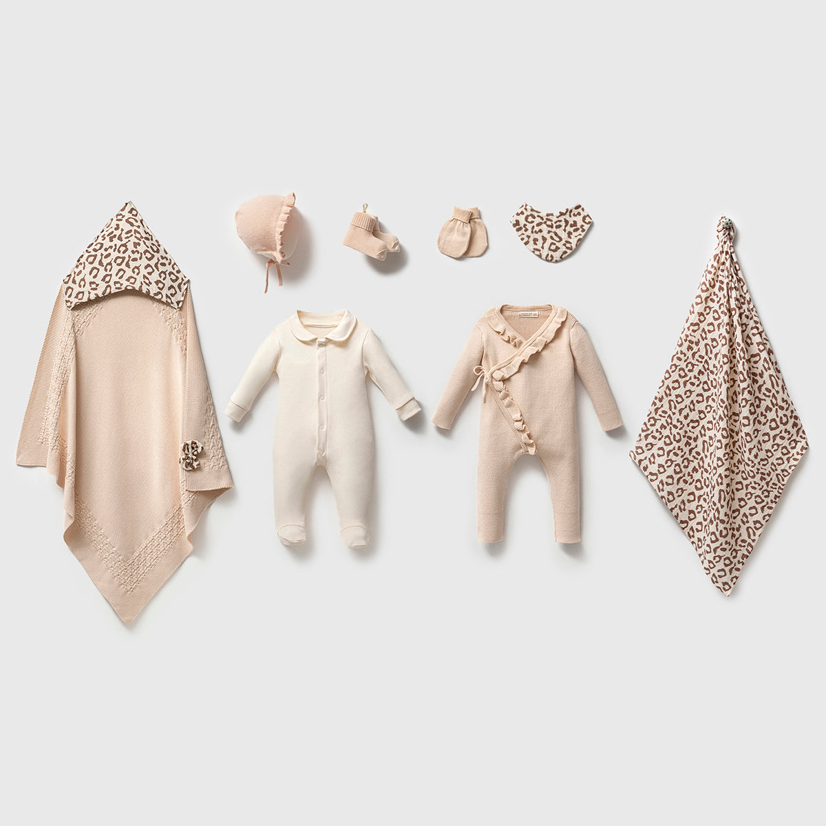 Set Nascita In Maglia Invernale 8 Pezzi Neonata  Eleganza Safari con Dettagli Leopardati beige