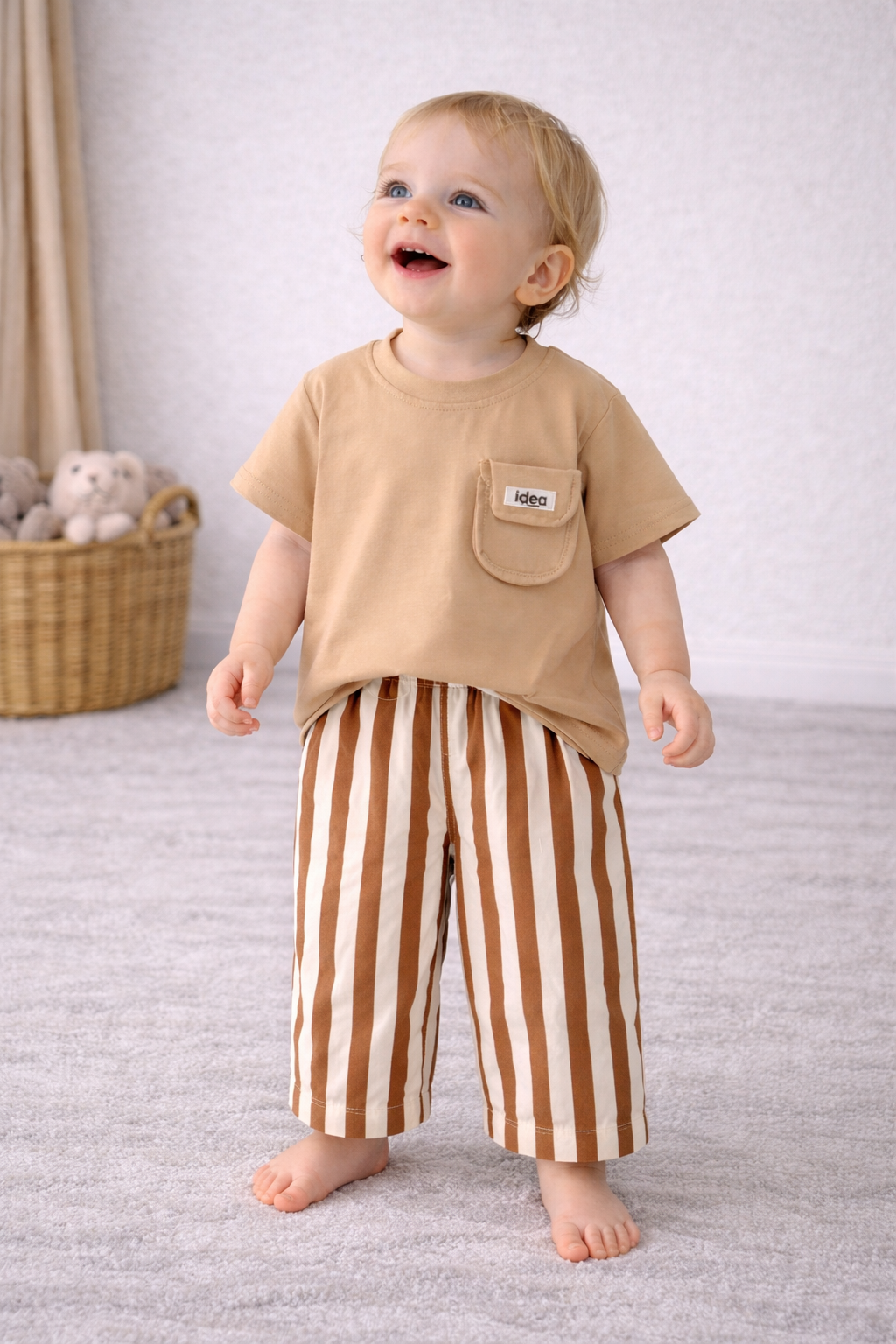 Completo Estivo Bimbo   T-shirt con Taschino e Pantaloncini a Righe