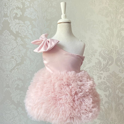 Abito Cerimonia Bambina Monospalla – Tulle Voluminoso e Fiocco in Raso