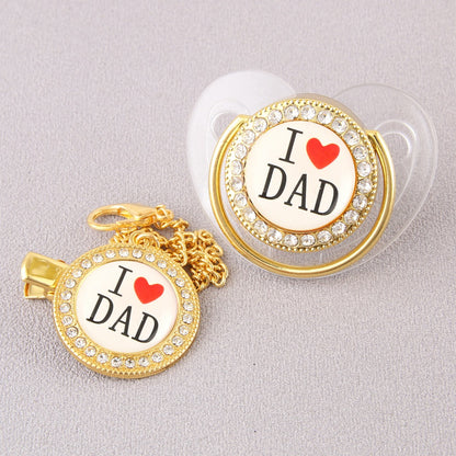 Set Ciuccio Trasparente con Catenella e Copri-Polvere – “I ❤️ Dad” con Cristalli (6-12 mesi)
