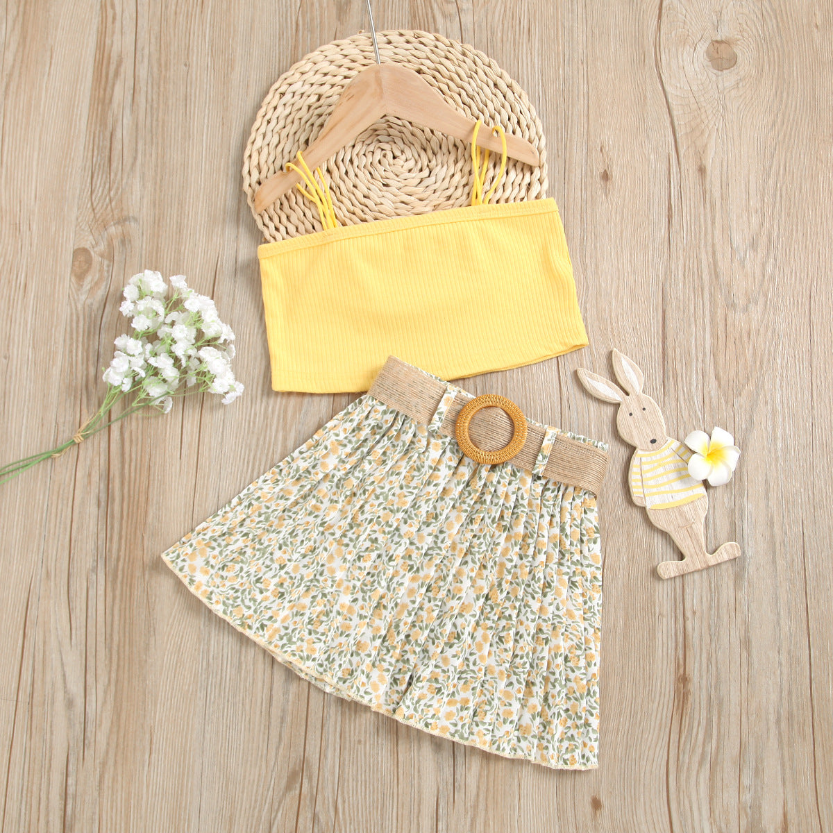 Completo estivo bambina – Top giallo limone e gonna floreale con cintura