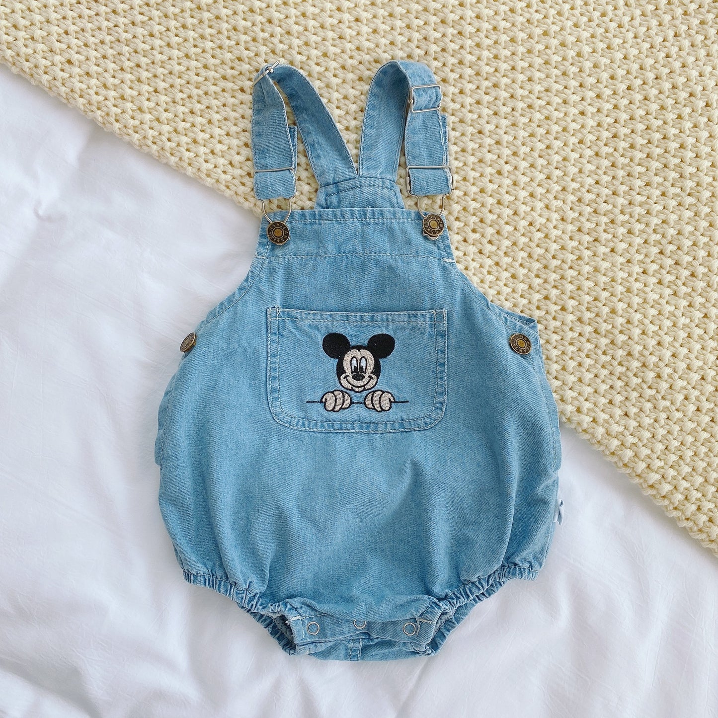 Salopette Neonato in Denim - Design Unisex con Ricamo Topolino