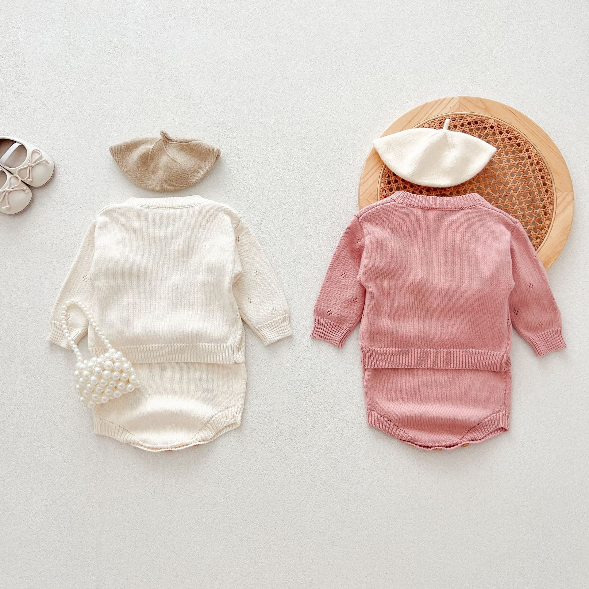 Set Maglia + Body Salopette Neonata Bimba Maglia Ricamata – Con Borsetta e Berretto