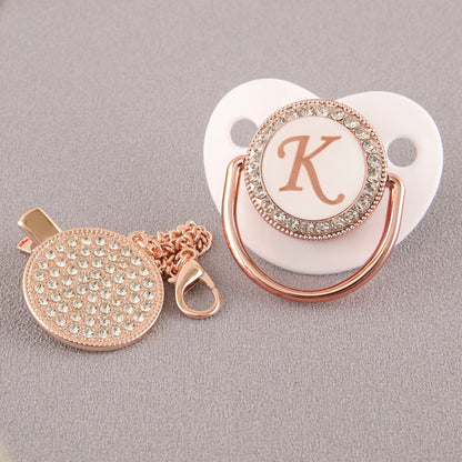 Set Ciuccio Luxury Bianco e oro rosa con Clip – Personalizzato con Iniziale (6-12 mesi)