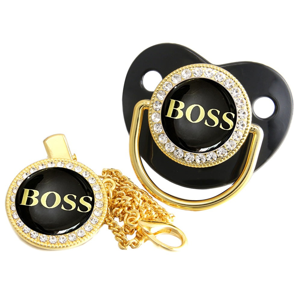 Set Ciuccio con Catenella “BOSS” – Design Elegante con Strass oro