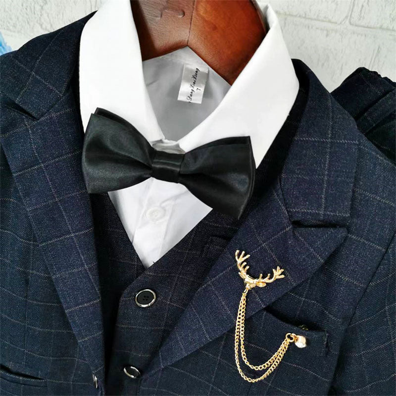 Completo Elegante Bambino 4 Pezzi – Giacca, Gilet e Pantaloni Nero con Papillon