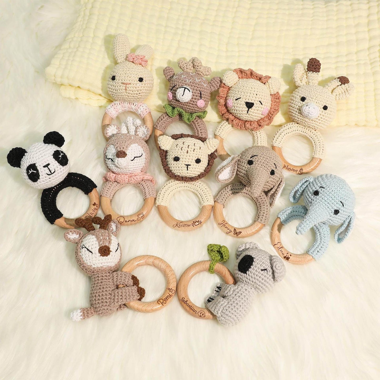 Sonaglio neonato in legno e cotone all’uncinetto – Animali handmade