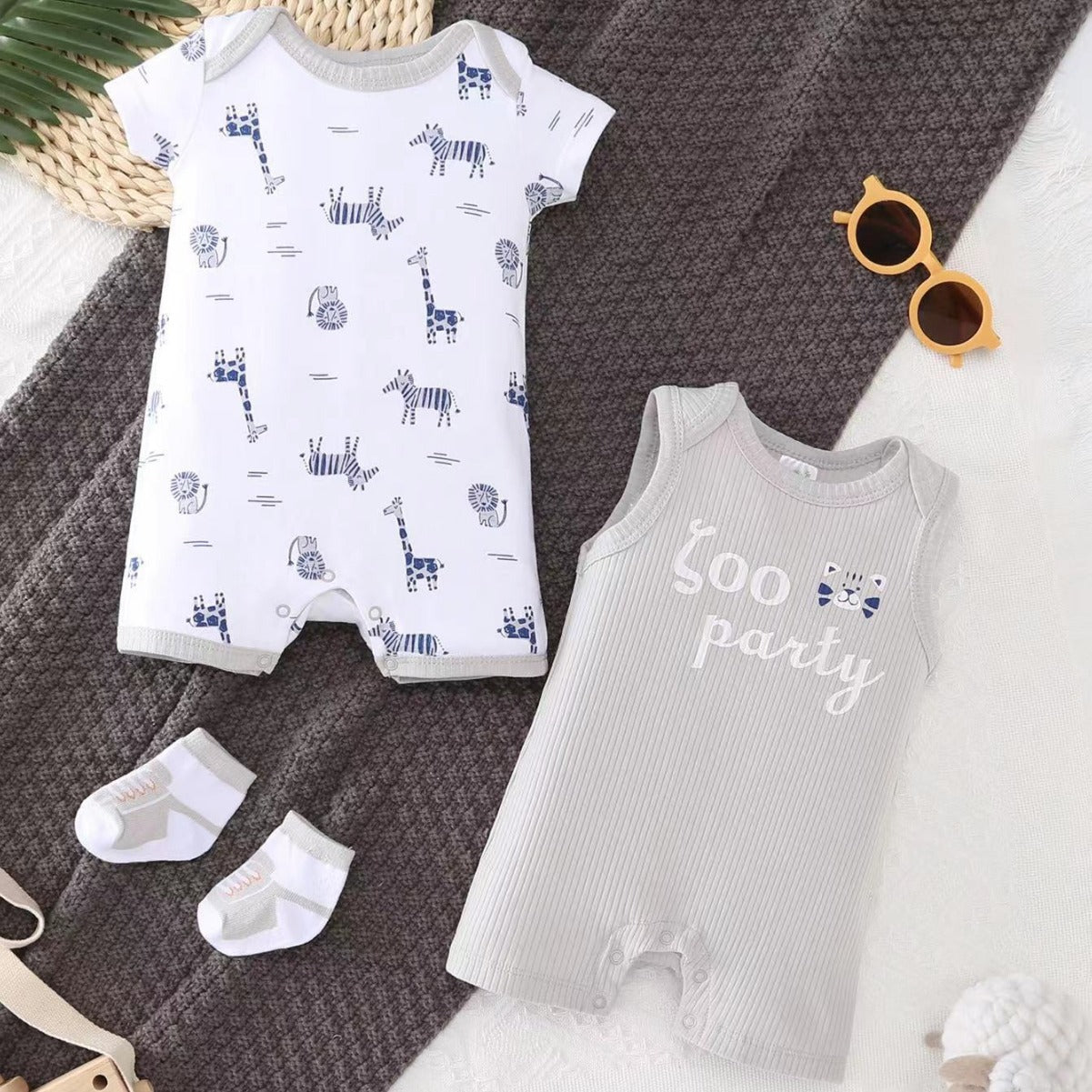 Set 3 Pezzi per Neonato/ Bimbo  Pagliaccetto e Calzini