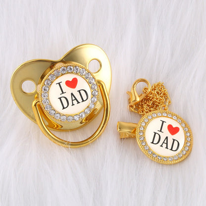 Set Ciuccio 6-12 mesi  con catenella "I ❤️ Dad" – Vari colori