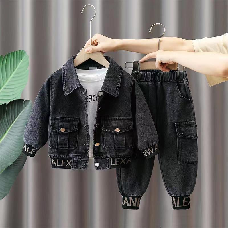 Completo bambino in denim nero con giacca e pantaloni cargo – Stile Urban