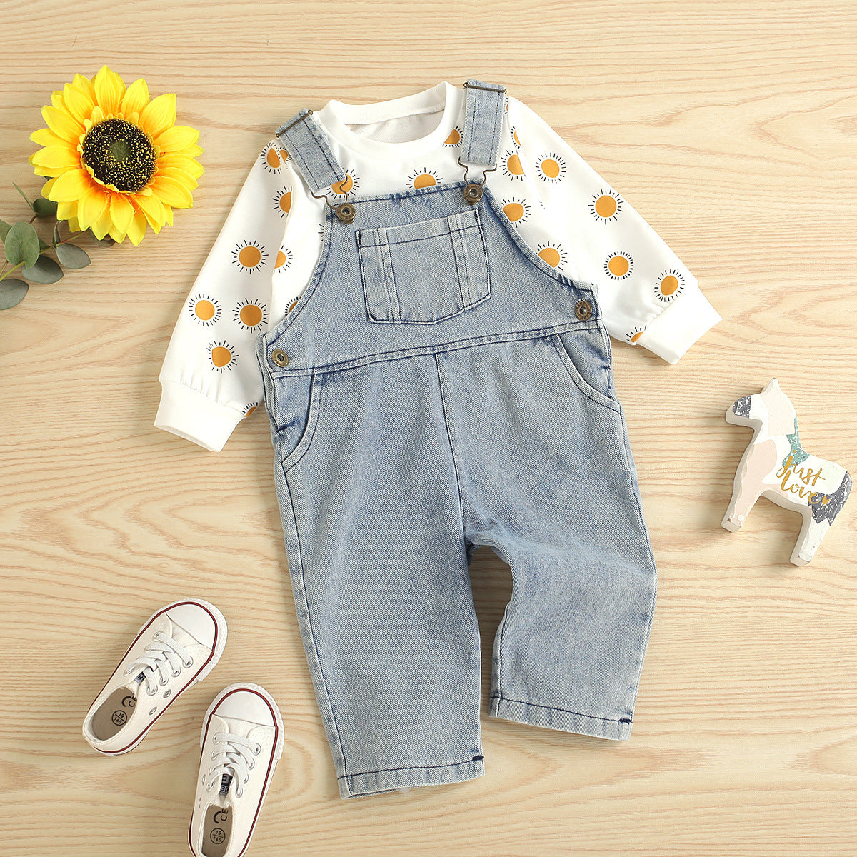 Salopette in Jeans + Maglia Maniche Lunghe con Sole BIMBO/BIMBA