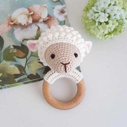 Sonaglio neonato in legno e cotone all’uncinetto – Animali handmade