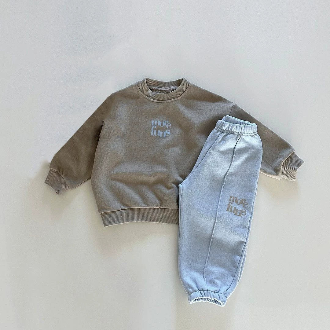 Completo Tuta  Unisex “More Hugs”  Felpa + Jogger in Cotone