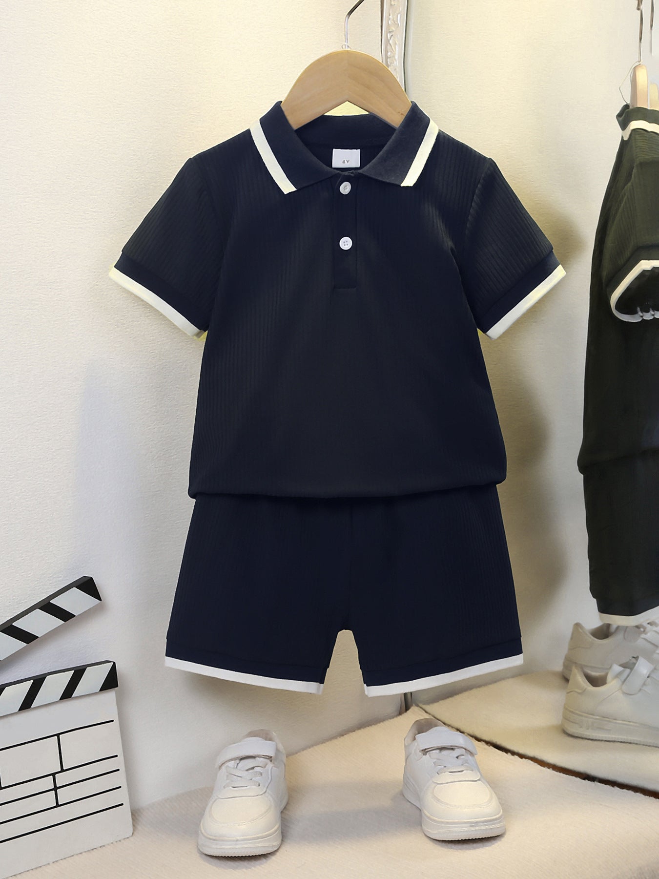 Completo bimbo con polo e pantaloncini – Blu navy con dettagli bianco