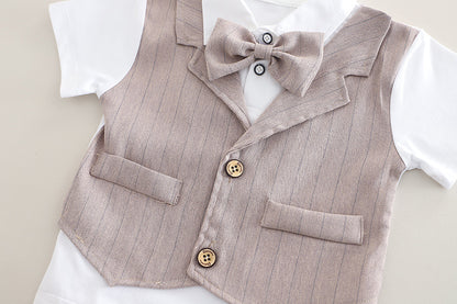 Completo Elegante 3 Pezzi per Bambino – Camicia, Gilet e Pantaloncini con Papillon