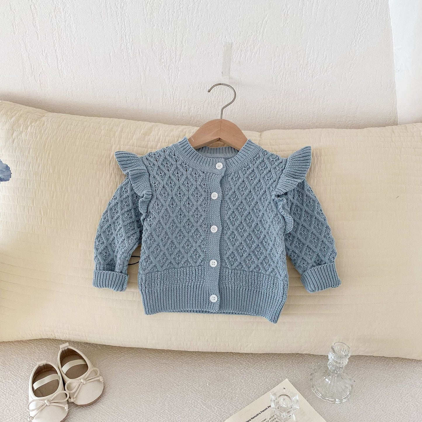 Cardigan Bambina in Maglia con Volant – Eleganza e Comfort per Ogni Stagione