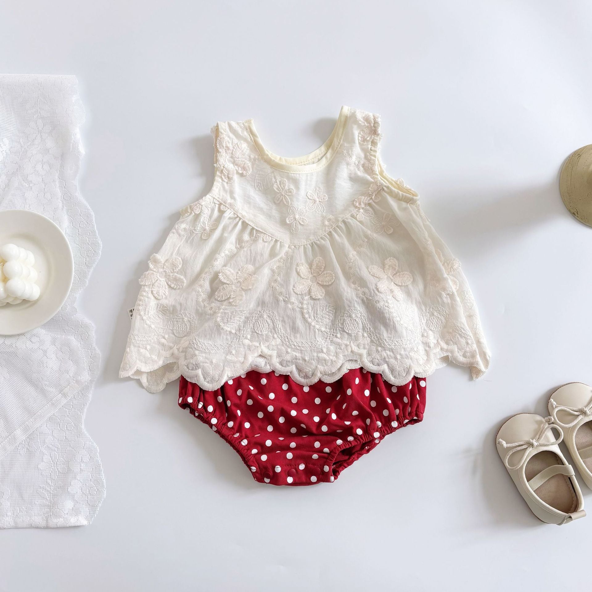 Coordinato estivo bambina   Blusa ricamata con culotte a pois