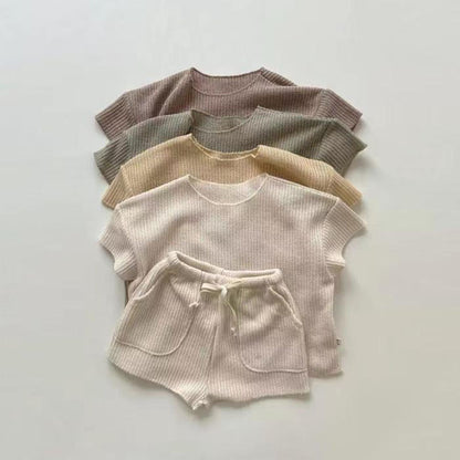 Completo Estivo Bimbo/Bimba in Maglia Waffle – T-Shirt e Shorts