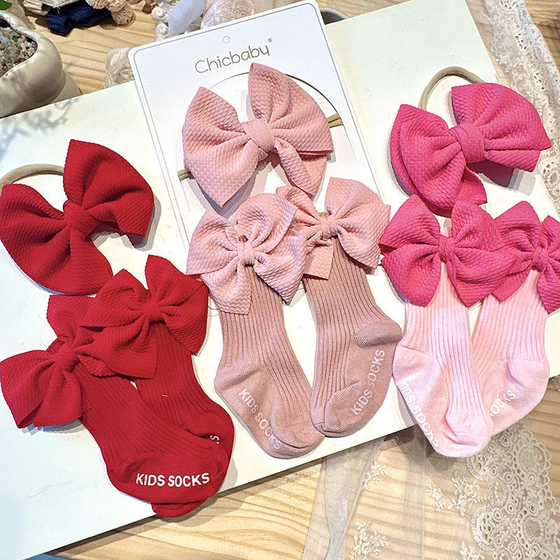 Set Fiocco & Calzini Coordinati – Chicbaby Edition