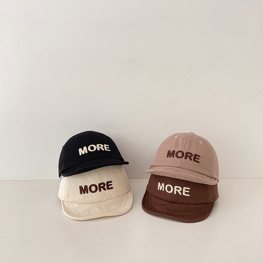 Cappello Casual con Ricamo "MORE"